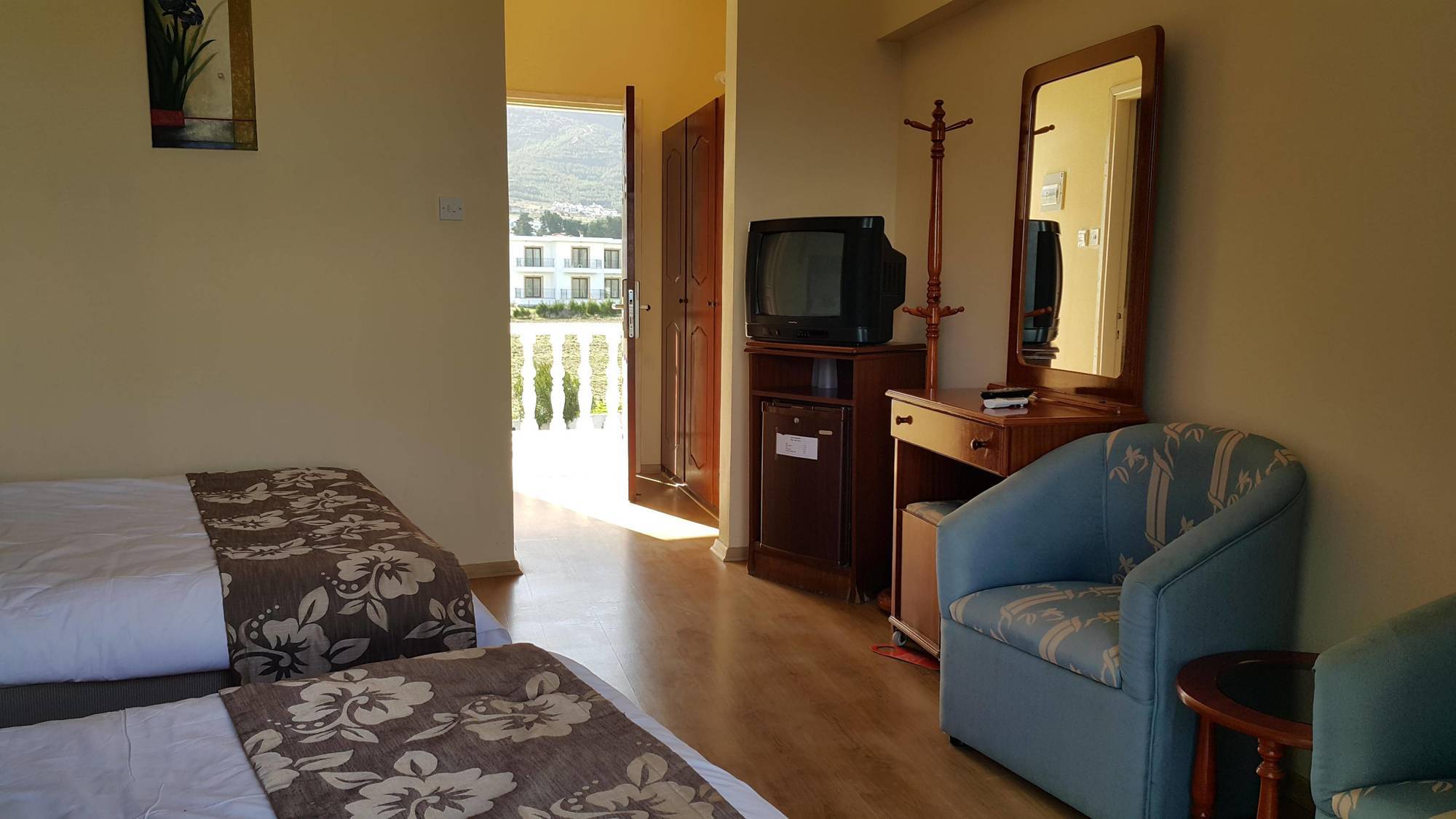 Sempati Hotel Lapithos  Exterior foto